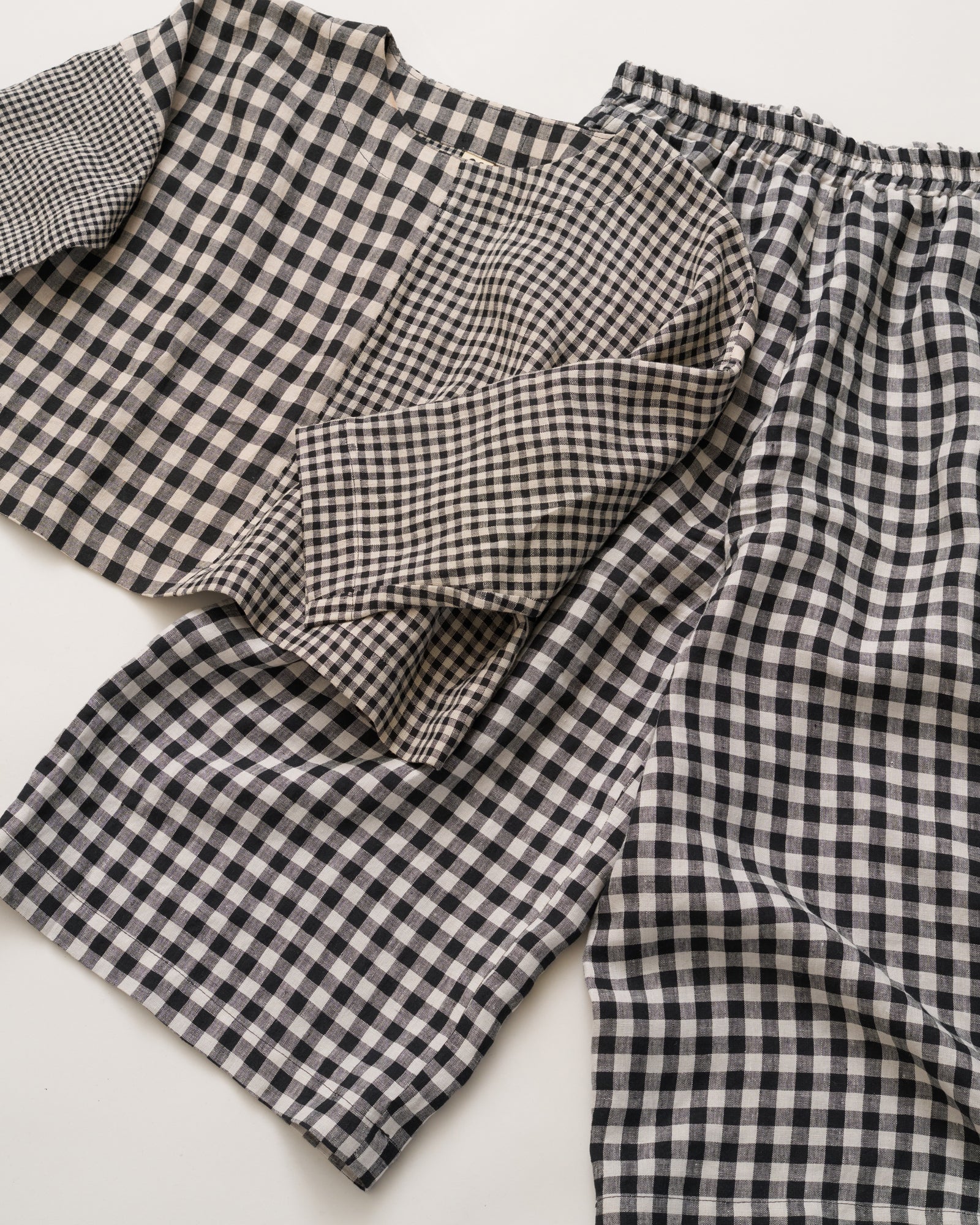 Free craft studio tee sewing pattern in black and white gingham