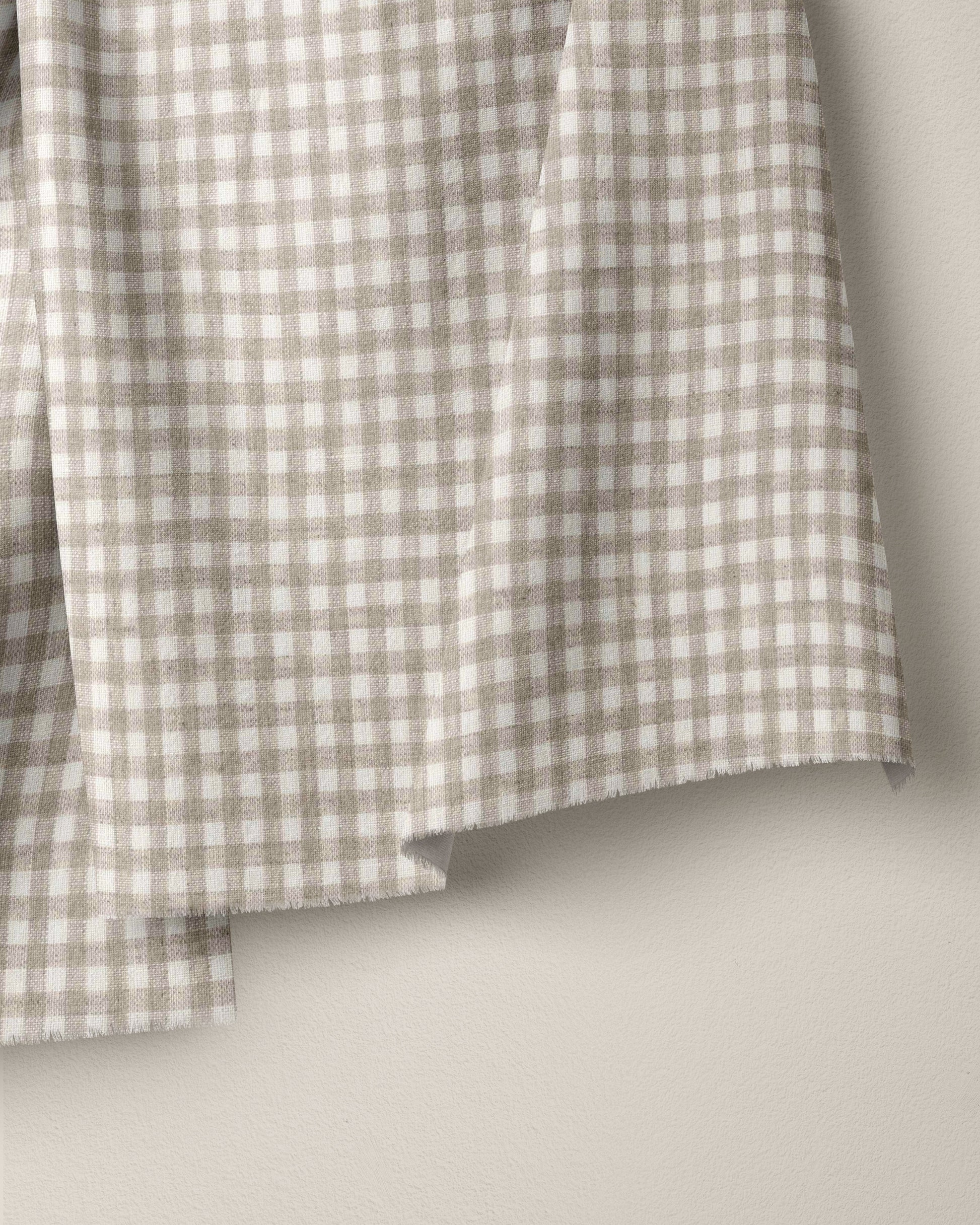 Linen gingham fabric for shirts and dresses, with gingham checks